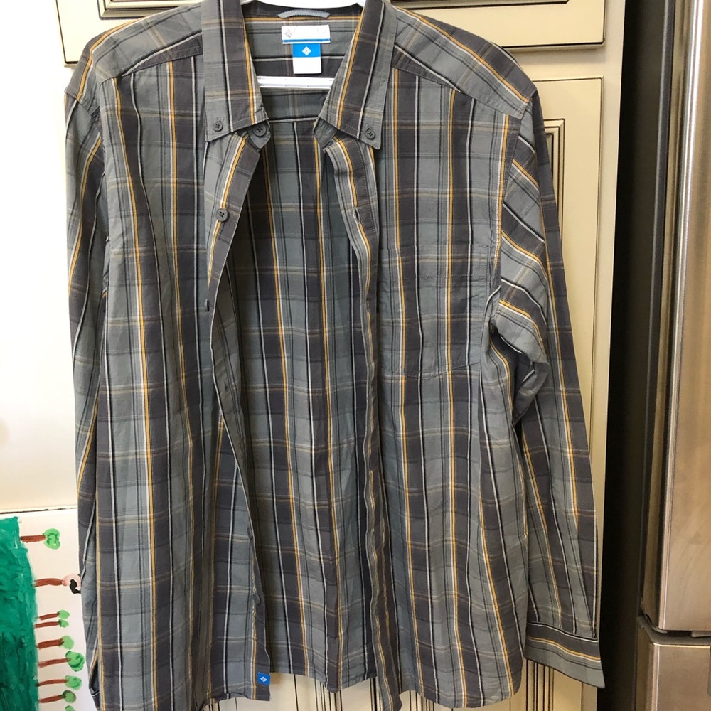 Columbia Button shirt